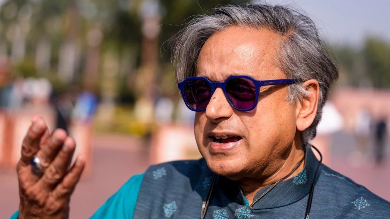 Shashi Tharoor ने संसद में मैरिटल रेप को अपराध मानने का बिल पेश किया महिला की आजादी और सम्मान पर जोर दिया